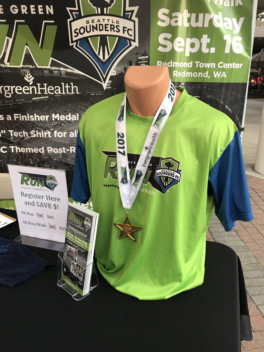 theladyjade42's tweet photo. Found a #RaveGreenRun booth at the #LaborDayHalf. Excited for next weekend's swag! https://t.co/g36IOMpwzh