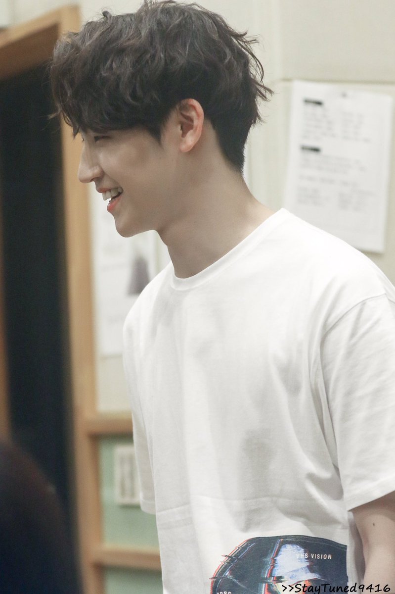 StayTuned9416's tweet photo. [HQ] 170803 KISS THE RADIO #JB #재범 💕 https://t.co/hbhJ1ecvOP
