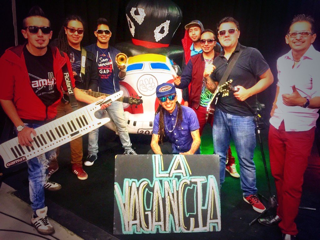 LaVaganciaec's tweet photo. Estamos en vivo en #EcuadorTv 😎 sigue la alegria!!! #ElMalaCopa https://t.co/vtaLtvAm40