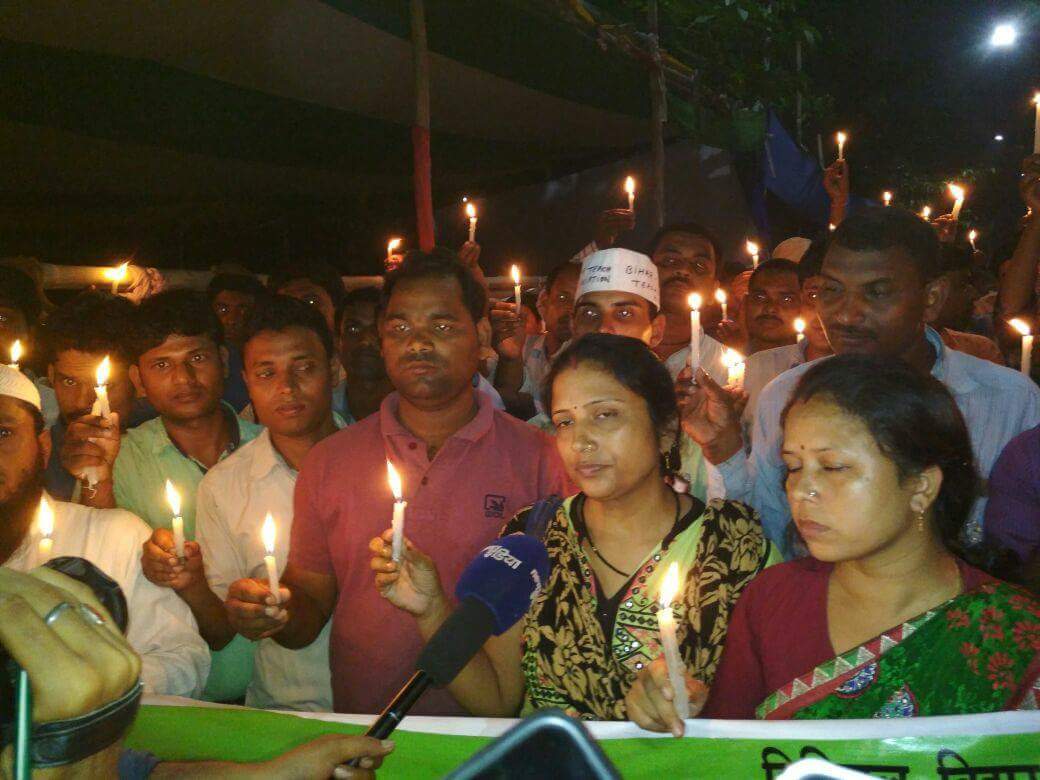 Bihcomputertc's tweet photo. Candle light not for dinner just for justice...plzz ab to suna Bihar gov #nitishkumar #aajtak #shushilmodi #livebihar https://t.co/oSugz5JWF1