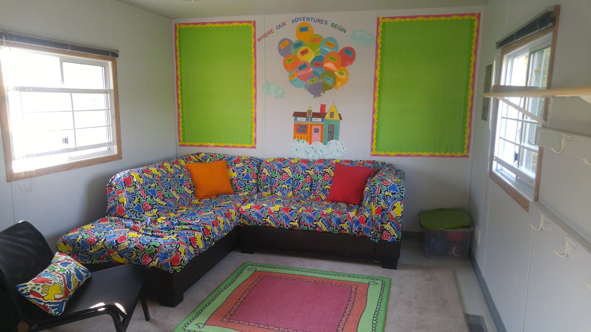 stemileschool's tweet photo. New grade 5 temporary portable classroom is looking awesome! The other classes will be jealous! https://t.co/e3PWR7YqBP