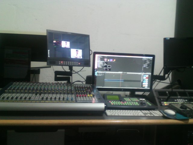 #EnTachiraNosUneLaPaz gobernador estamos activos con este arsenal de  comunicación