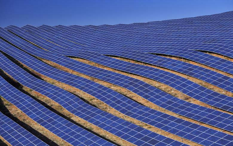 SaharaVolt's tweet photo. Egypt launched #tender for the construction of a 250-megawatt #solar park in the Gulf of Suez.
https://t.co/ugBgVXOryb https://t.co/nlYNz1ot4O