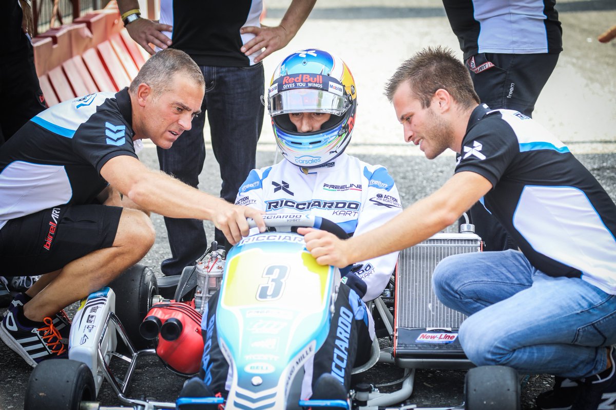 Find out more photos from Ricciardo Kart Event last August 30 in Castelletto here ➡️ goo.gl/qsFwXq <a href="/danielricciardo/">Daniel Ricciardo</a>