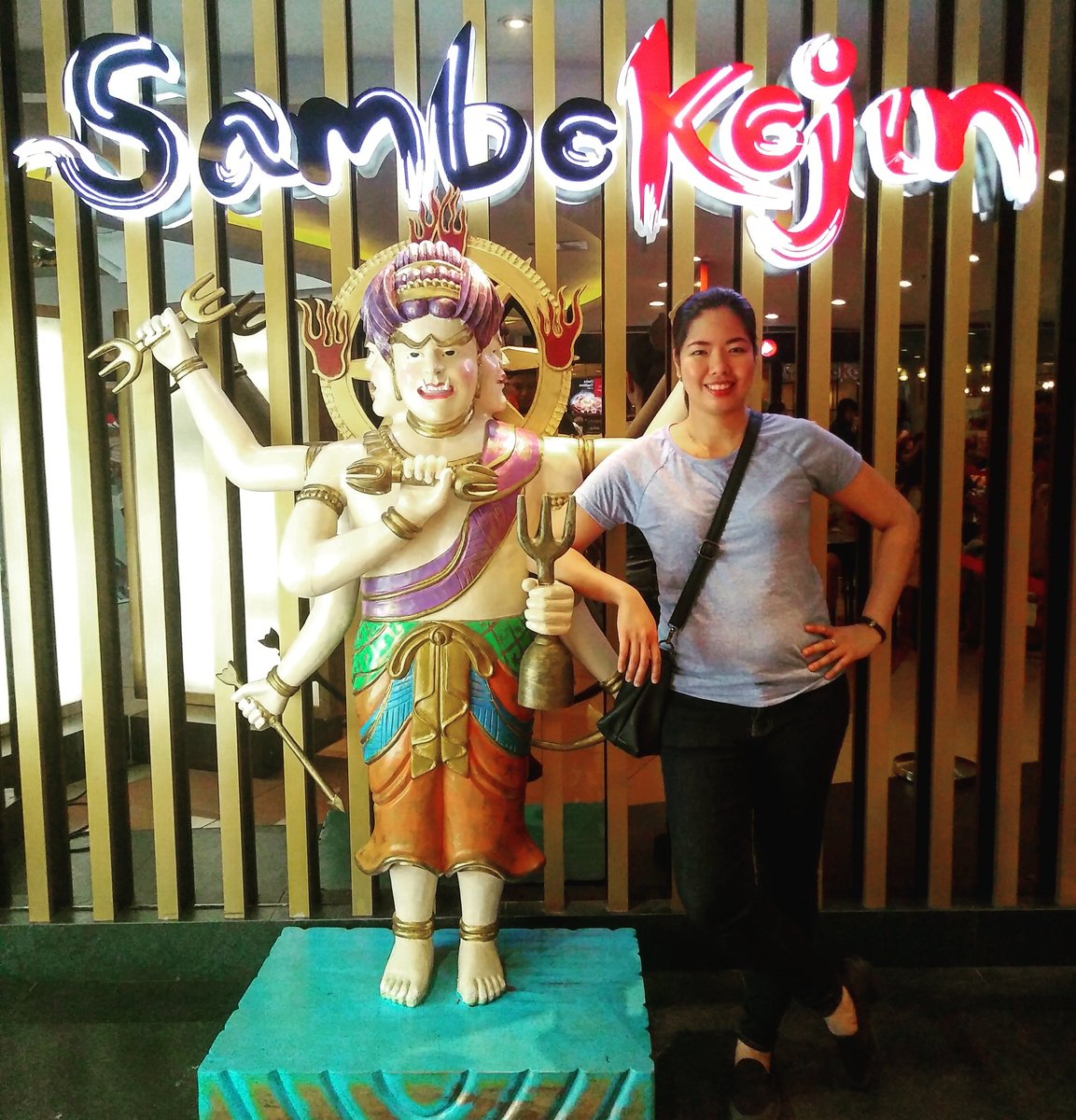 ArraMoji's tweet photo. Sambokojin's body and mine. 
#AlmostTheSame
#sambokojin
#foodie https://t.co/vOWsXYSMCq