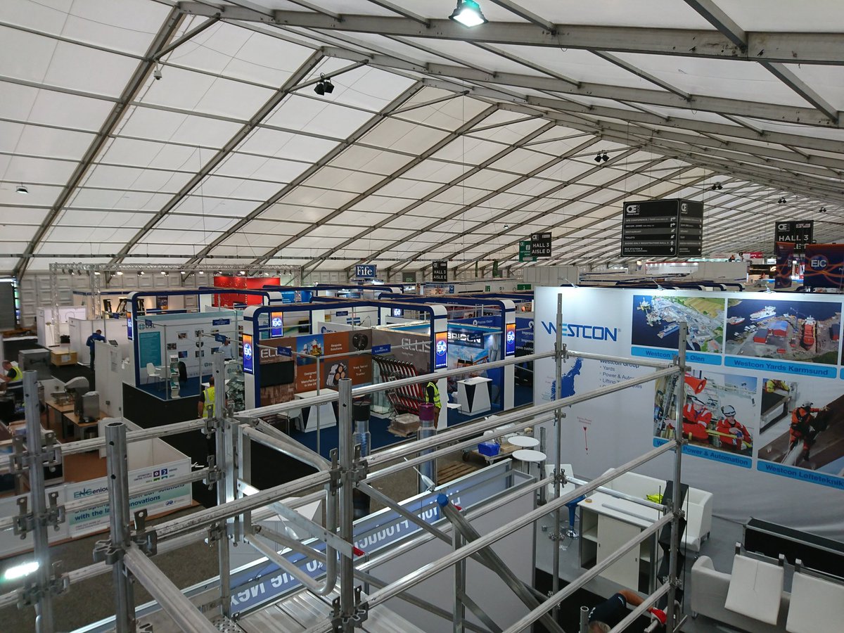 KBaerheim's tweet photo. Beste utsikt i hall 3 fra #alustar stillas :) https://t.co/jI0KgsmyqN
