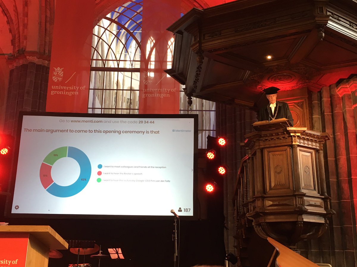 bjvdb's tweet photo. Rector RUG voorspelt: dankzij digitalisering wordt het onderwijs snel leuker en vooral beter #OAJ17 https://t.co/c75XhyEEnP