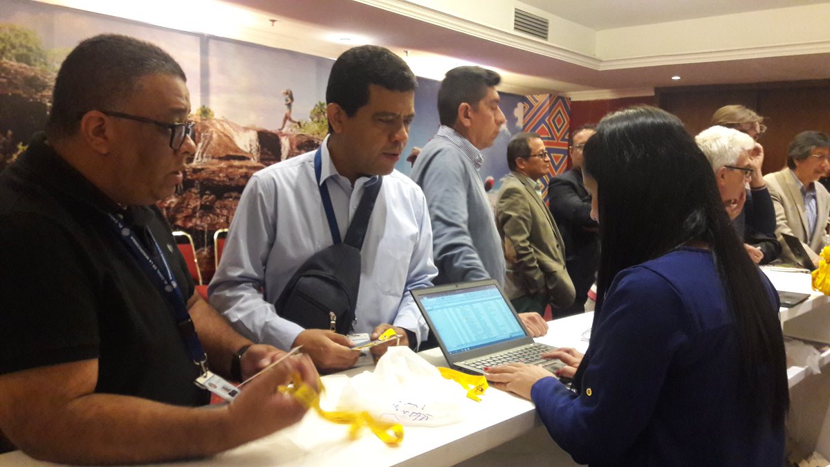 elpapacol's tweet photo. Iniciamos acreditaciones a medios de comunicación y periodistas para cubrimiento del Papa en Colombia #ModoPapa https://t.co/Y62o6pci05