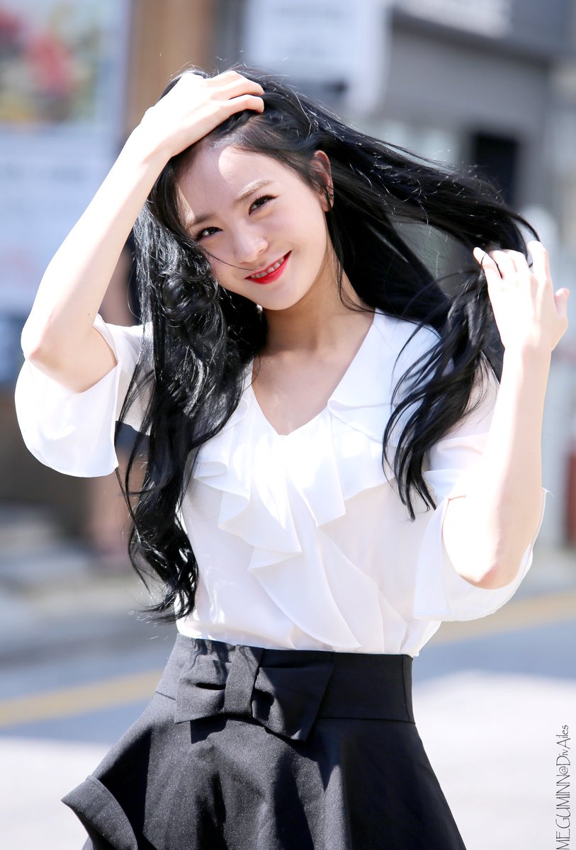 DivAiles's tweet photo. 170902
Make Star 이벤트 출근
나현⑅◡̈*
#소나무 #SONAMOO #나현 #나짱 #ひめ #김ひめ
@SONAMOO_Nahyun https://t.co/2Ms21ATyPU