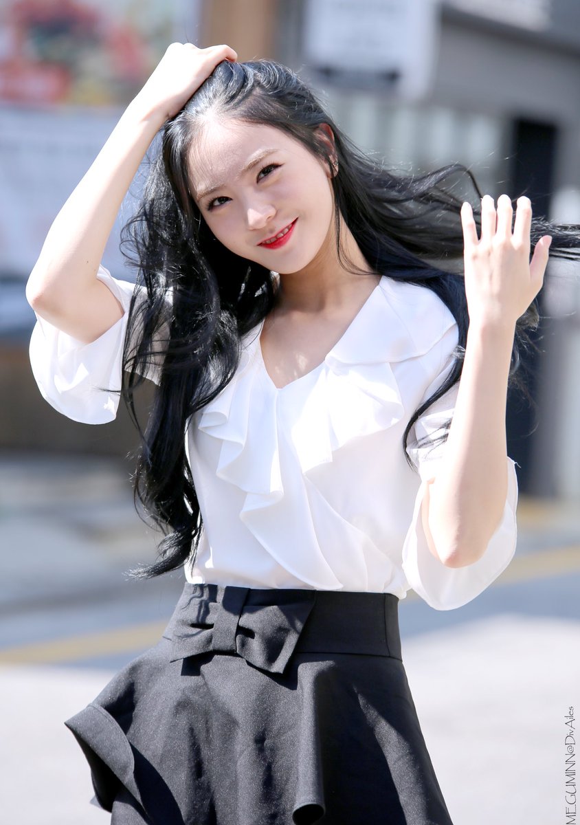 DivAiles's tweet photo. 170902
Make Star 이벤트 출근
나현⑅◡̈*
#소나무 #SONAMOO #나현 #나짱 #ひめ #김ひめ
@SONAMOO_Nahyun https://t.co/2Ms21ATyPU