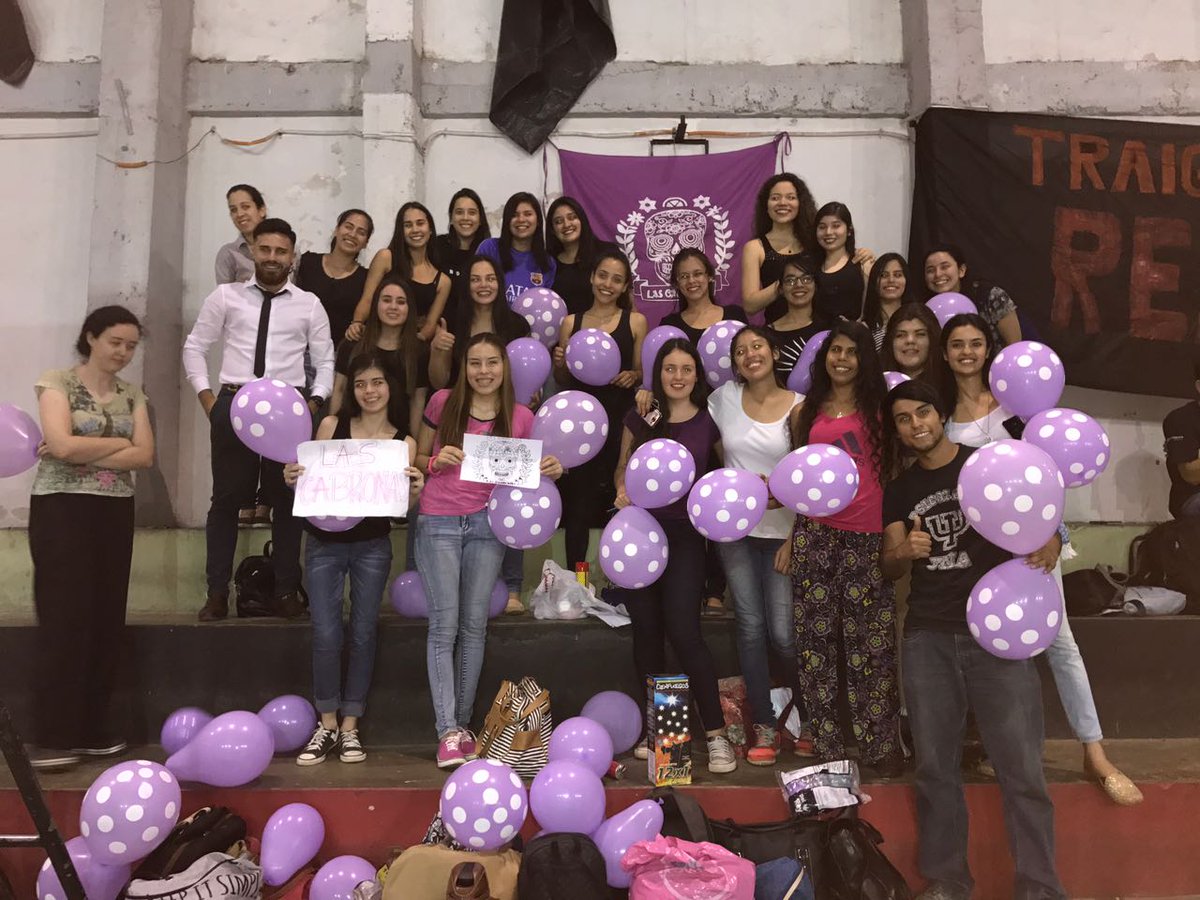 LasCabronasFF's tweet photo. Qué mejor hinchada 💜💜 Gracias a todos 💜💜 https://t.co/qj4Sw2fSsA