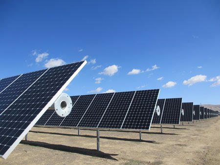 SaharaVolt's tweet photo. Construction of the 10-megawatt solar power plant in Iran’s Qeshm Island has started. https://t.co/ws0auYkUuI https://t.co/0XcUgzPwlG