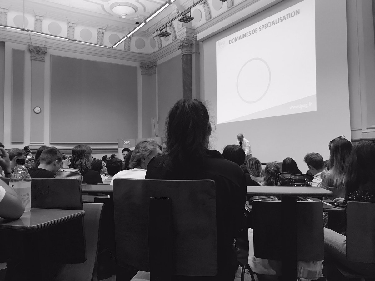IPAGBS's tweet photo. #WelcomeToIPAG 🎓 Nos 4A font leur rentrée cet après-midi, plus sérieux que jamais 🤓 #ipag #ipagbs #ipagiens #rentree #rentrée2017 https://t.co/L6HL3sbrMQ