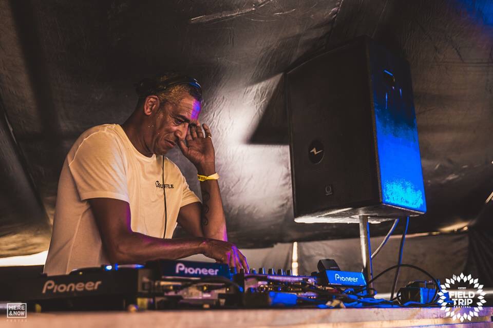 ShuffleDJs's tweet photo. @MerrickLuke representing for @ShuffleDJs @FieldTripFestUK on the Tunnel stage #housemusic #techhouse #shuffle #shufflebrothers https://t.co/fxP9wx486B
