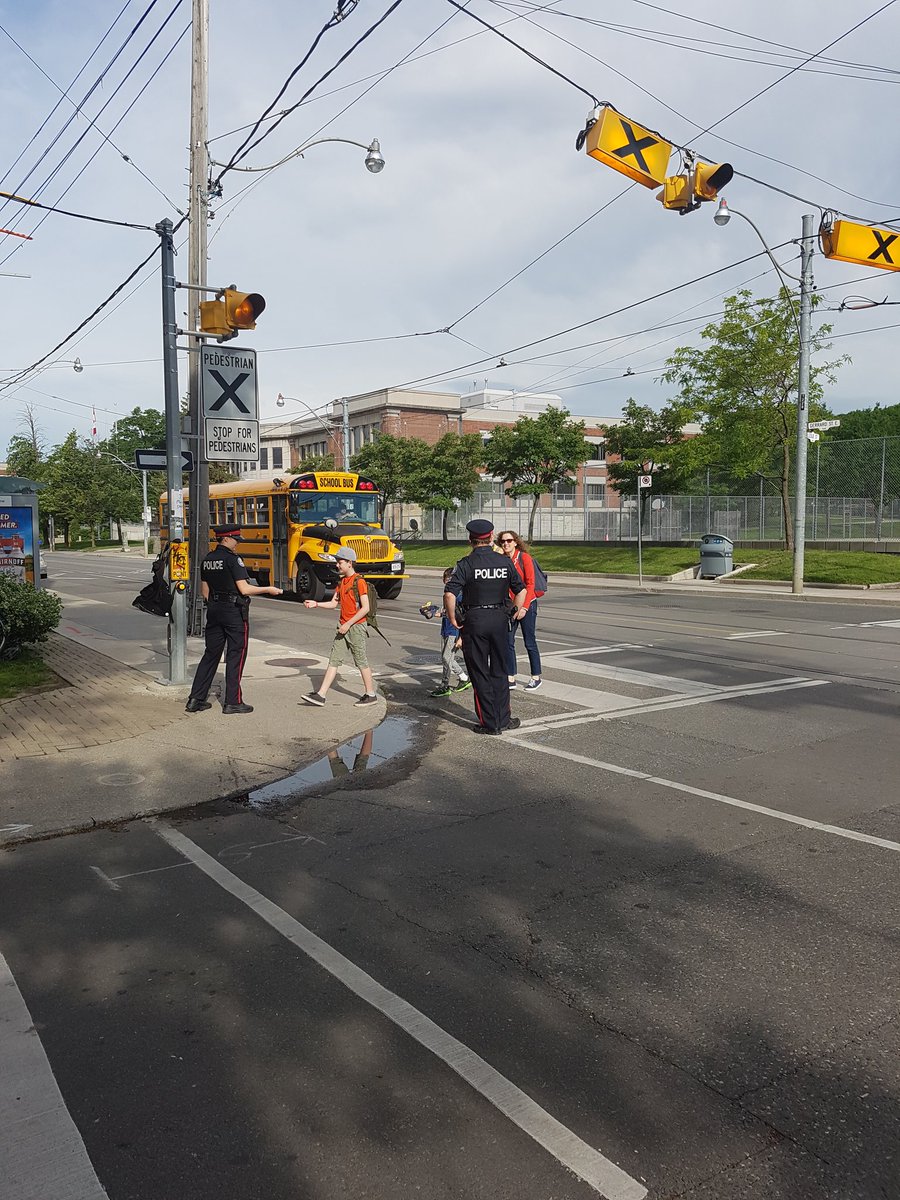 TPS55Div's tweet photo. The streets will be filled with nervous, excited kids of all ages tomorrow. Won't even mention  the parents!! Slow down. #backtoschool2017 https://t.co/9o6fy88pV7