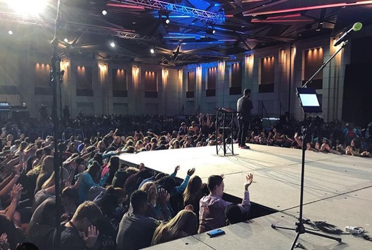 mkoulianos's tweet photo. Young people giving their hearts to Jesus.  ❤️❤️❤️

#swbc17 #Jesus17 https://t.co/fSyWvGBLRO