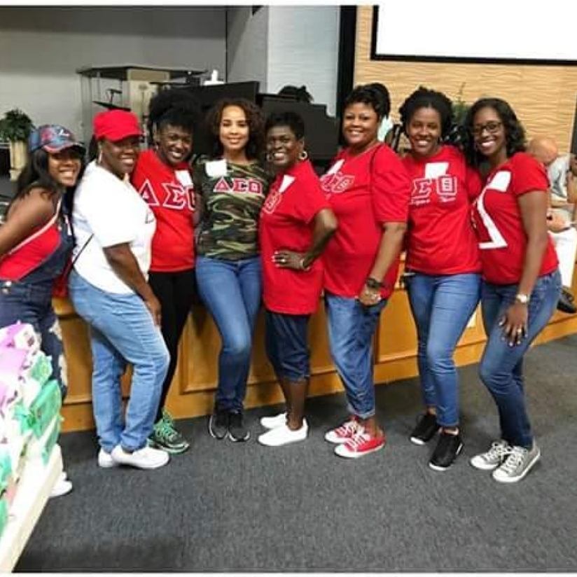 wykeshahayes's tweet photo. Service at Crossroads Church with my BAHA linesisters and Sorors. #RESTOREhOUSton https://t.co/4nG6POT94F