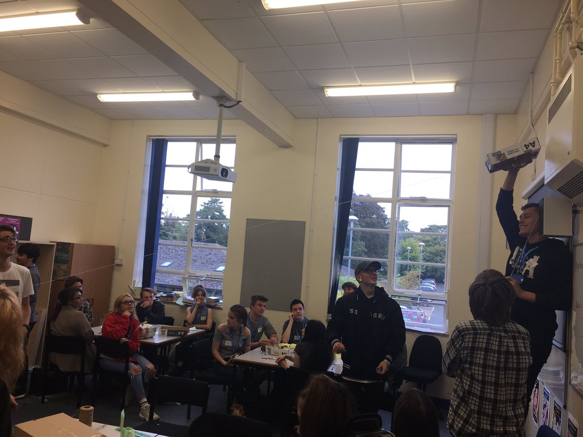 LauraFieldCCN's tweet photo. @CCNGEMSchool #PhoenixNavigate students induction in full swing with their team building activities! #teambuilding #teamwork https://t.co/x9cJNv8HMU