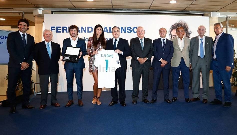 Fernando Alonso was made an honourary club member by Real Madrid. Linda also appeared at the ceremony.
