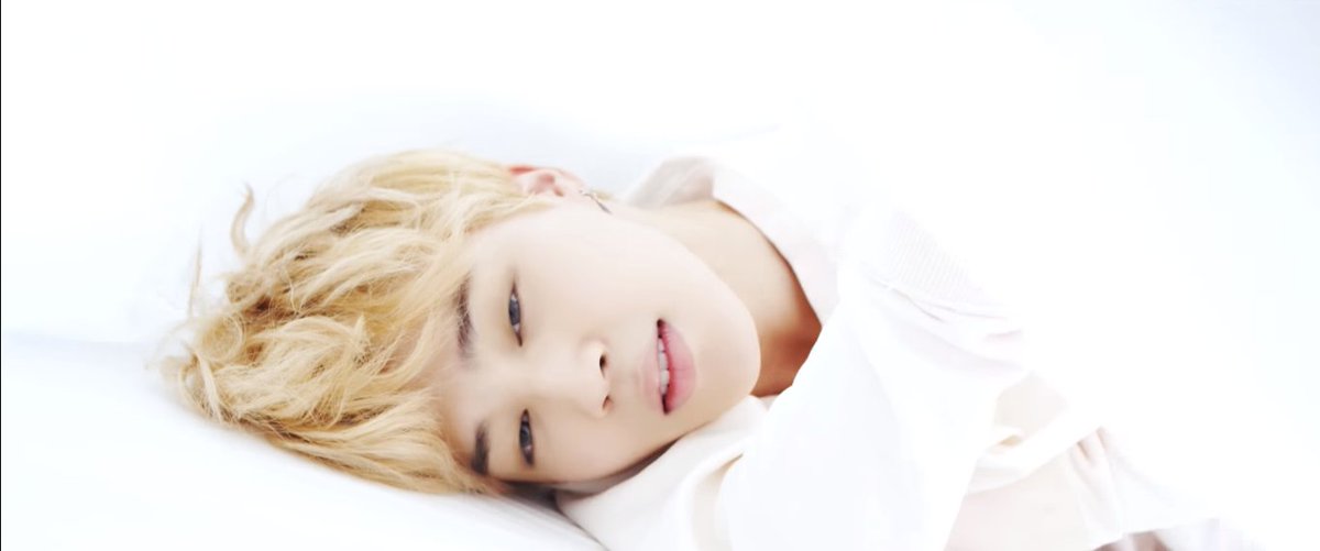 ThienKim69's tweet photo. Как же он прекрасен😍😍😍😭
#JIMIN #BTS #LOVE_YOURSELF #Serendipity #HER https://t.co/vZErUoJQ0z
