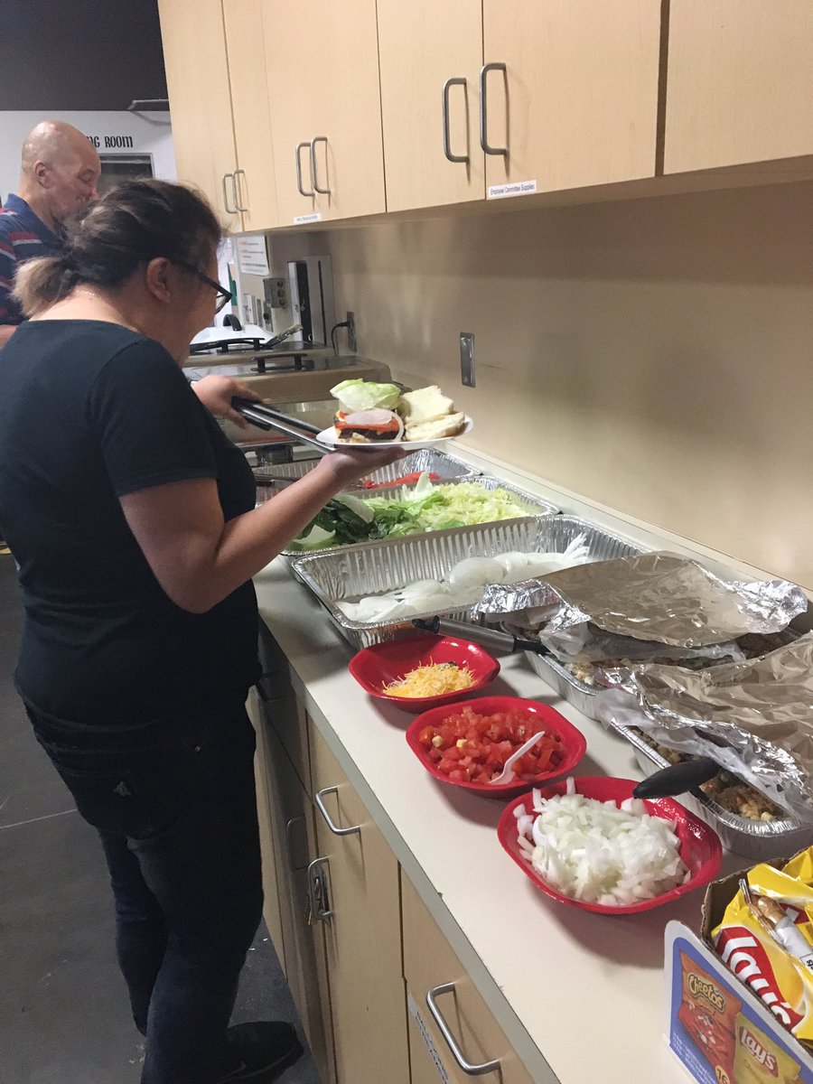 HowardAlurac's tweet photo. 6681 Labor Day BBQ for our associates. What a great team. You deserve it! https://t.co/ZRRvfyJ81X