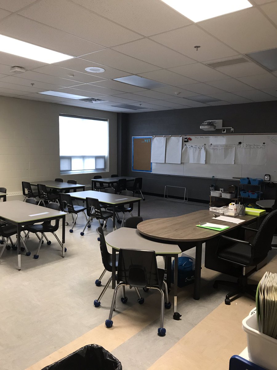 MsBrean_LDSB's tweet photo. Bring on the learners!!! @MollyBrant34 @MollyBrant_LDSB https://t.co/0bKHORzS1c