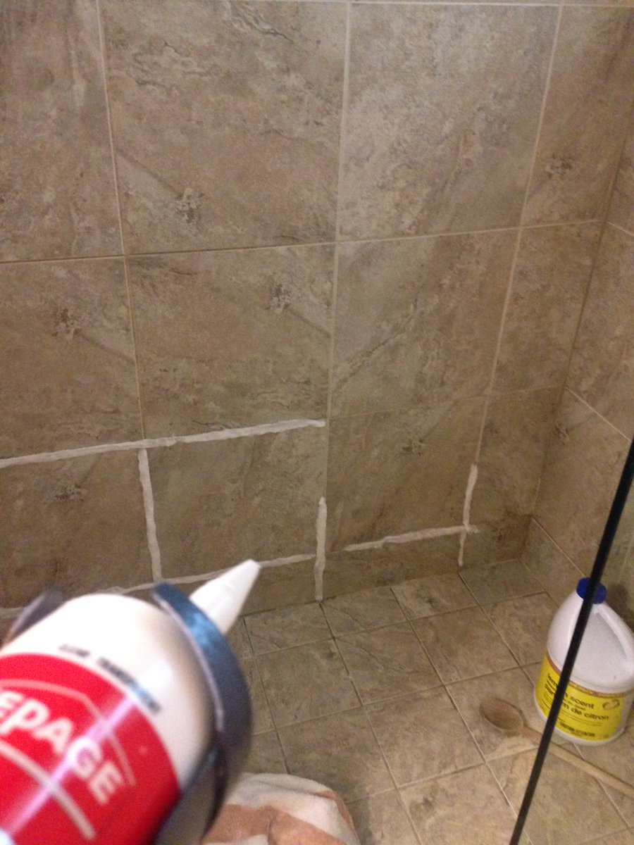 mrsruthinglis's tweet photo. 10 years of neglected home repairs tackled in 10 days by @WeDoGymRight and me #companyiscoming #confusedpets ๐๐๐ https://t.co/un6KkFoOKM
