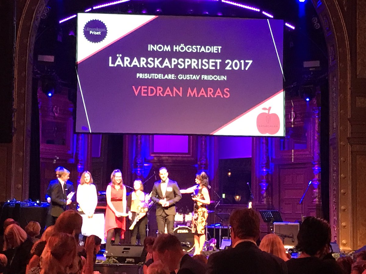 smartklubben's tweet photo. Årets lärarskapspris för högstadiet #larargalan går till Vedran Maras. Grattis!! https://t.co/6LRhrLhSC4