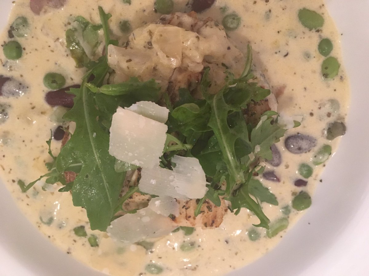 ZakoPenny's tweet photo. #hake fillet with 3 beans marjoram cream#sustainablefish cooked on #3oven #Aga on #cast aluminium #floorgrid @middlebycooking @AGACookshop https://t.co/SjVH8upNhE