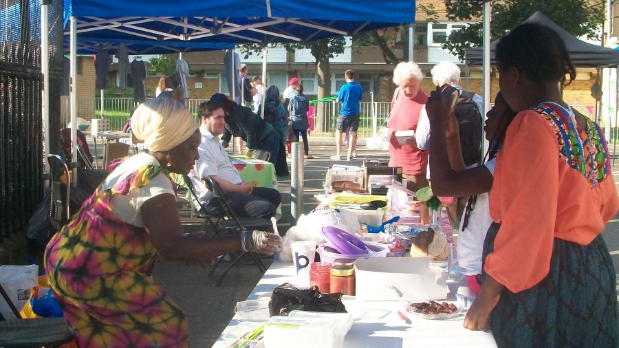 #enjoying the #square <a href="/wellclosesquare/">Wellclose Sq. Market</a> 2017