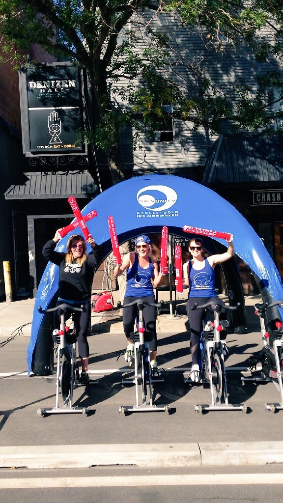 Jahoofka's tweet image. So much fun with @JuicyJLaw &amp;amp; @paigegoueffic at our @Spinunity corner cheering, dancing, riding &amp;amp; pumping &amp;amp; dipping @TourOfAlberta #TOA17 💙