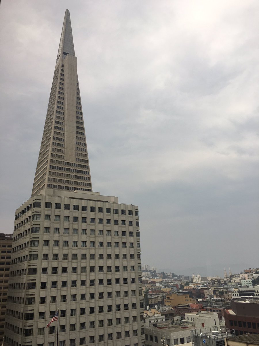 Merchandise7X's tweet photo. @gruber. The concierge to me: "This room is reserved for N.Korean officials & it will remind you of home."😂😂😂#MissileView. No hate mail pls! https://t.co/hvcEjVxe3S
