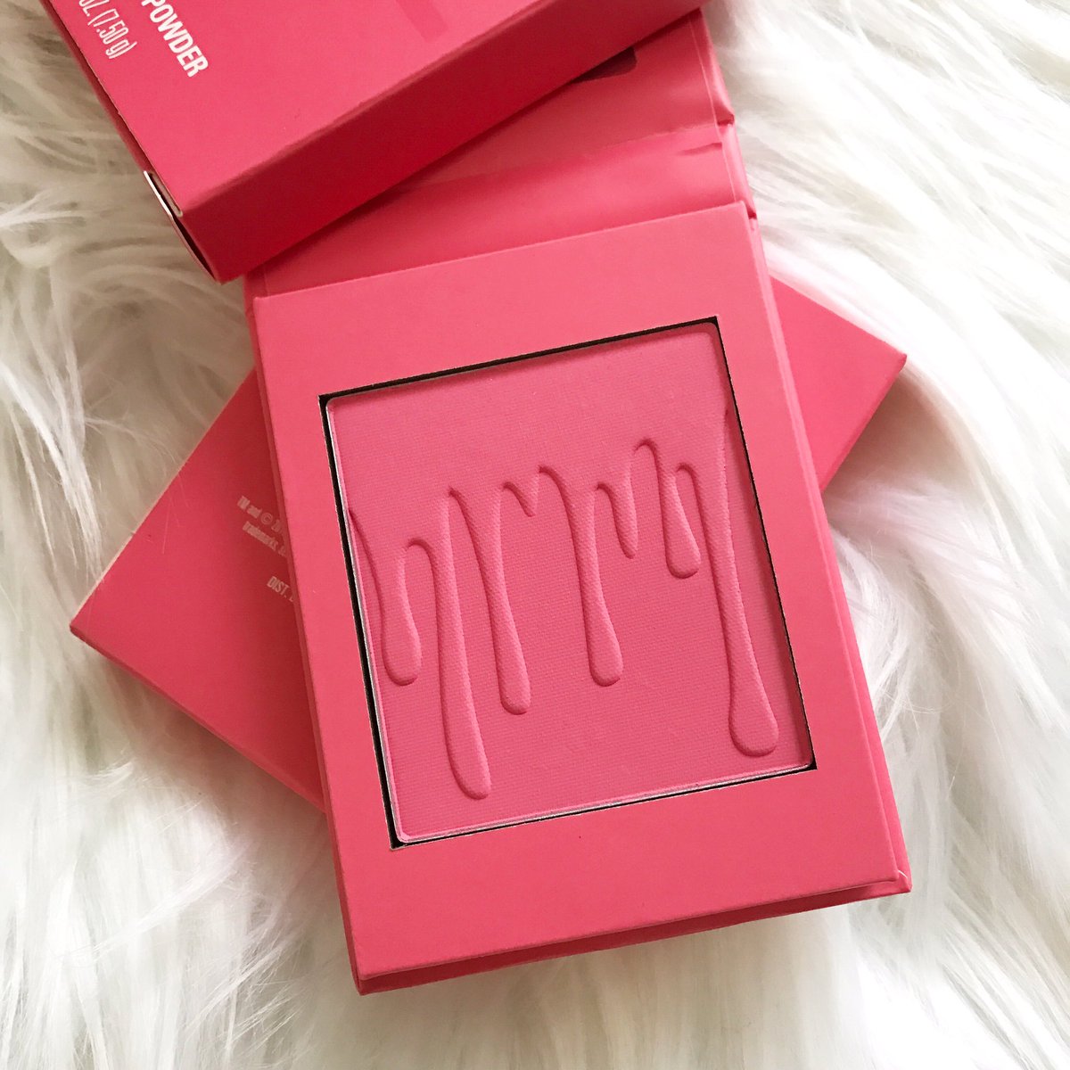 kyliecosmetics's tweet photo. Virginity Blush 💕 https://t.co/E2obKdDcRw