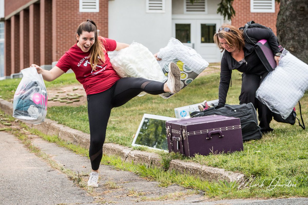 Newtrailss's tweet photo. A few last #boringnotboring pics from #moveinday2017 @AcadiaU. The rest to a Flickr Album at some point. Always bringing their "A" game! https://t.co/qf2zu6poep