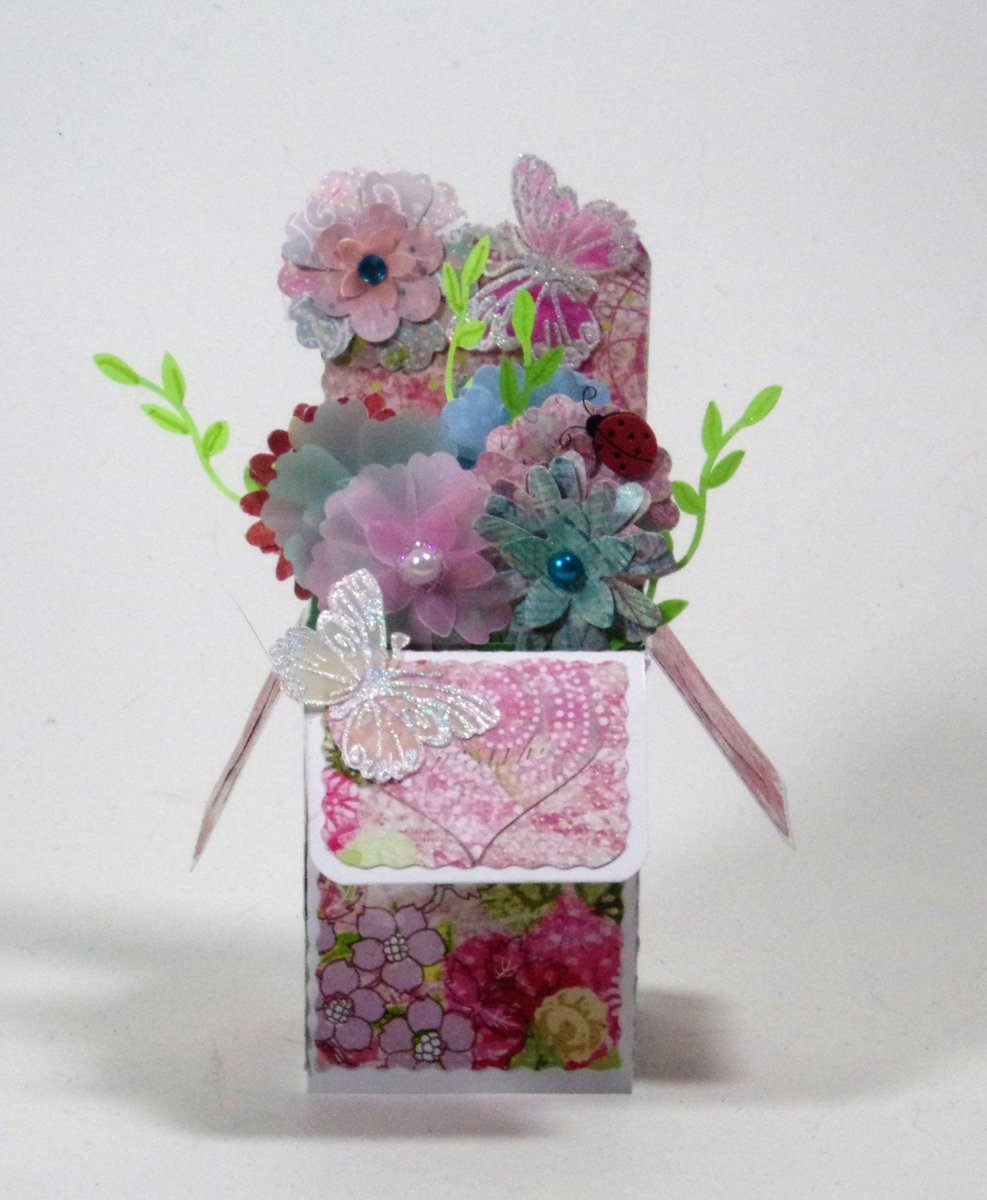 totallytuesday's tweet photo. https://t.co/Fyexraxyc9 #integrityTT #EtsySpecialT #FEOteam Happy Birthday 3D Card Garden #Etsy https://t.co/qJEjhF11hg