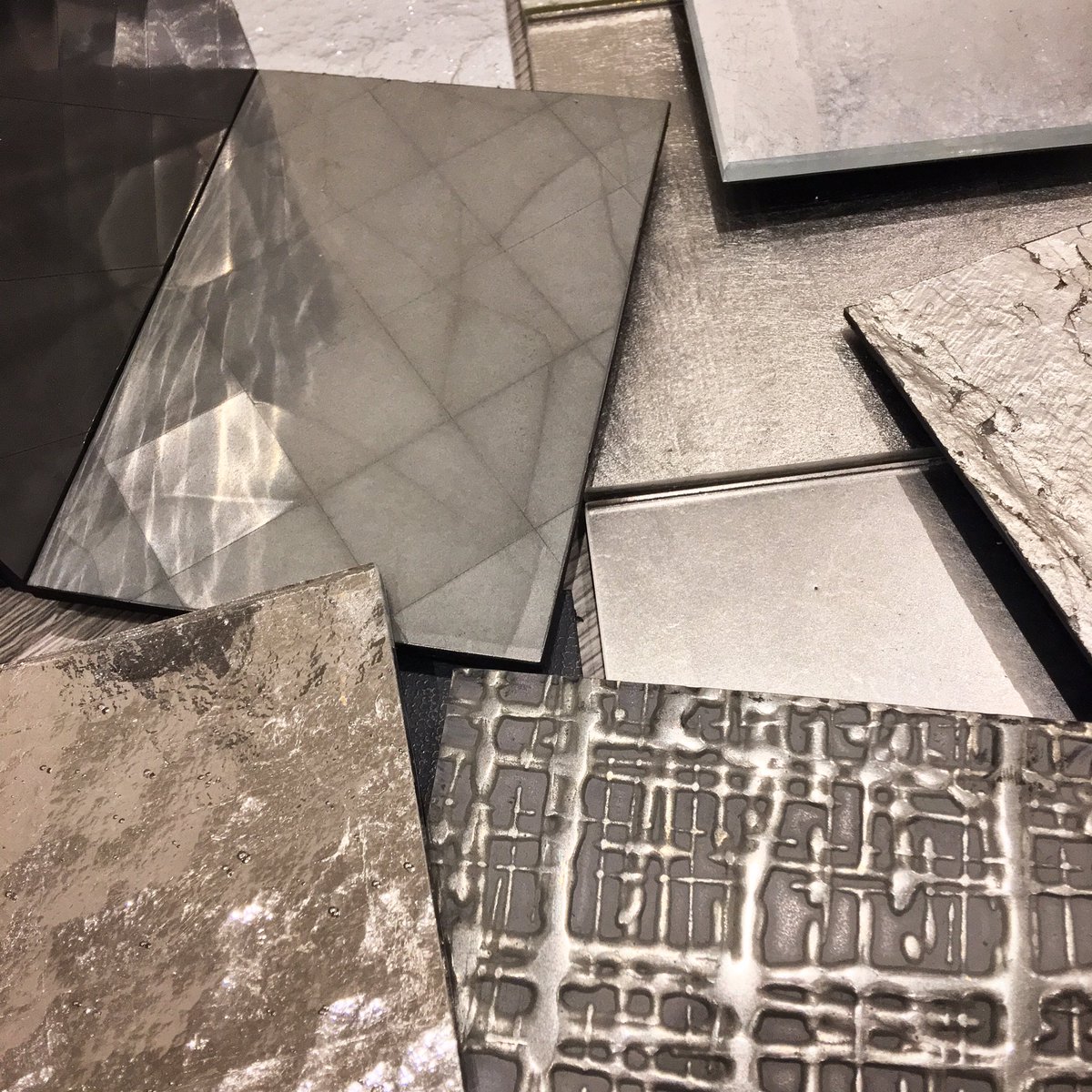 StuartFoxStudio's tweet image. Some of our luxury #grey #gold #platinum #nickel finishes going out for @greyroseint resi projects #glass #metal #stone #Cheshire #London