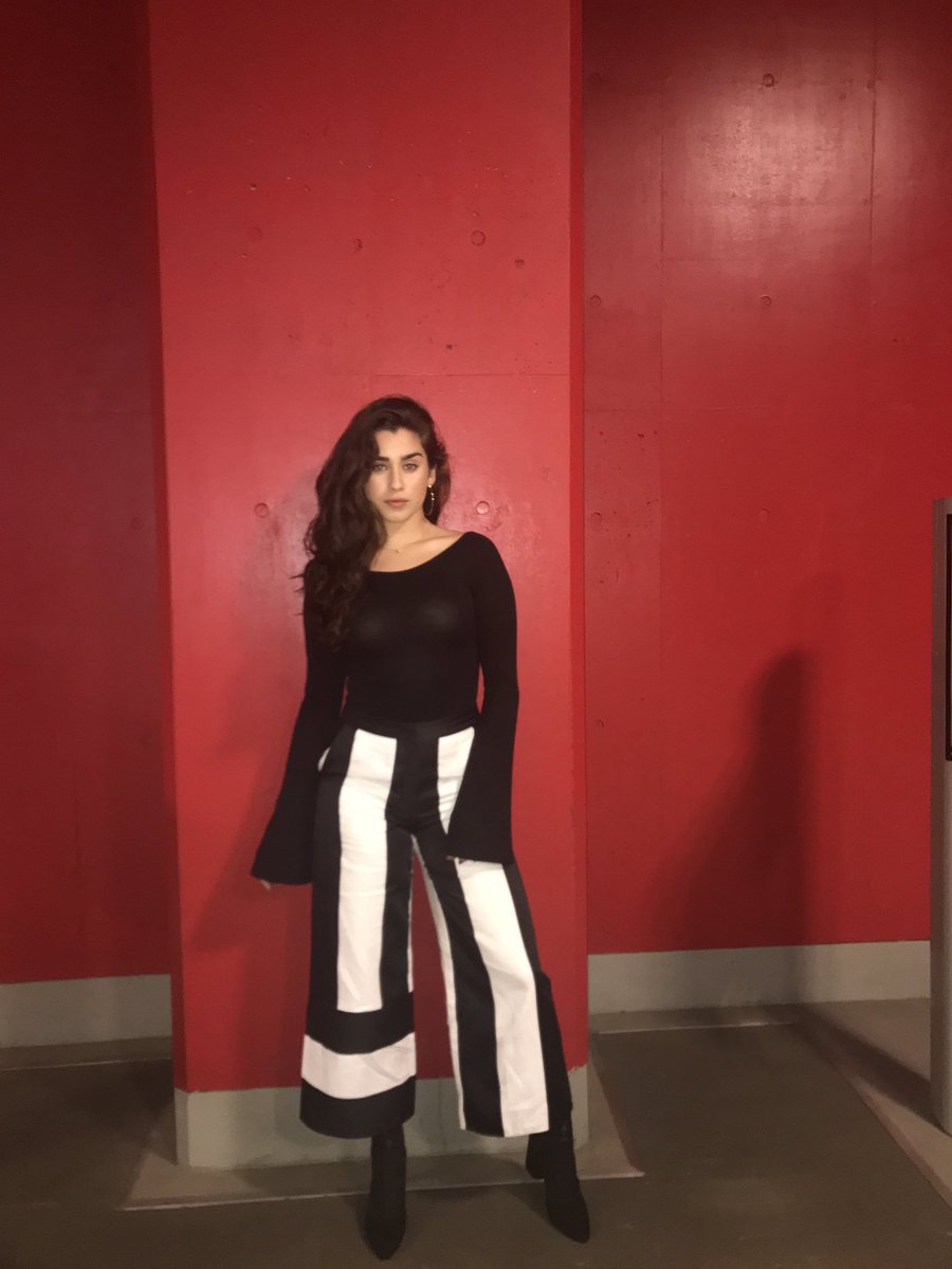 KenGhth3's tweet photo. 😳😳😳💜💜💜
#fifthharmomy #LaurenJauregui https://t.co/yaxZCfgoAc