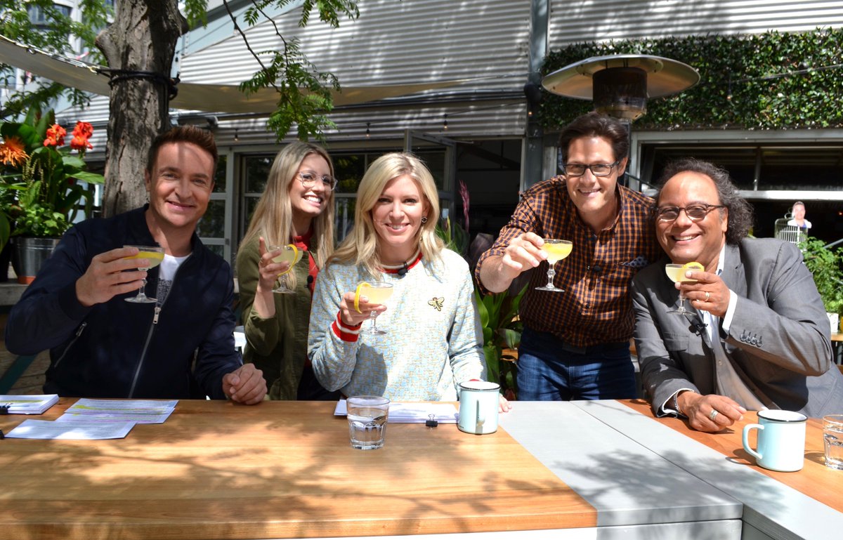 Nous sommes en ondes dans 10 minutes avec #JosélitoMichaud, et on sirote un French 75! #indice_uv <a href="/amwithenshaw/">Anne-MarieWithenshaw</a> <a href="/MarioTessier_/">@marioTessier</a> <a href="/TatiPolevoy/">Tatiana Polevoy</a>