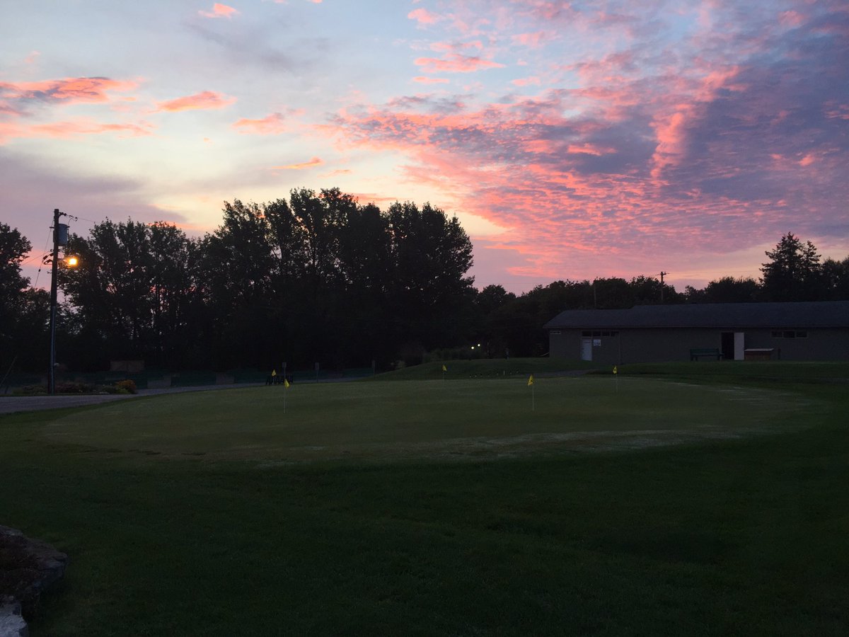 Red skies in the morning <a href="/SandPointGolf/">Sand Point Golf</a> #sailorswarning #sunrise #golf #golflife