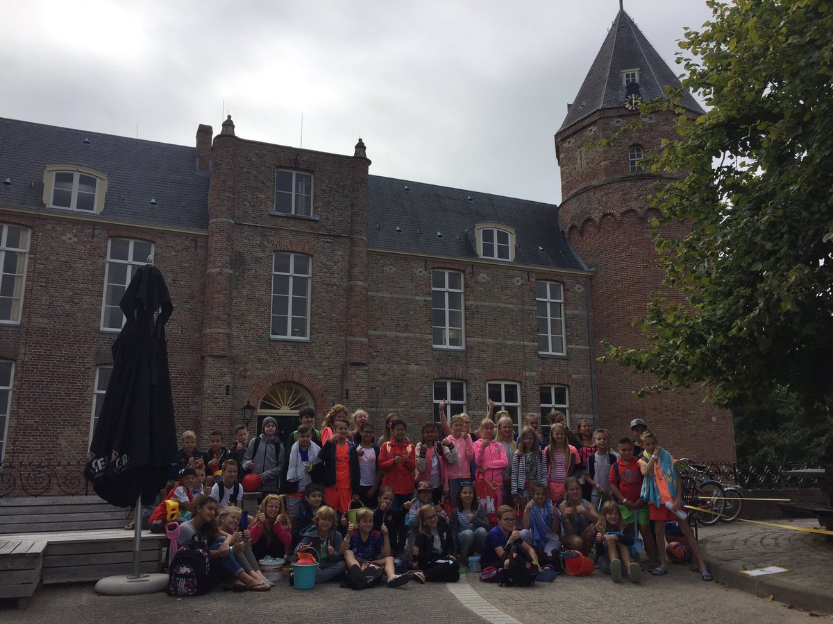 De_Keerkring's tweet photo. Kamp groep 7/8, dag 1. Strand, spelletjes en heel veel plezier! https://t.co/mWPj3fdib9