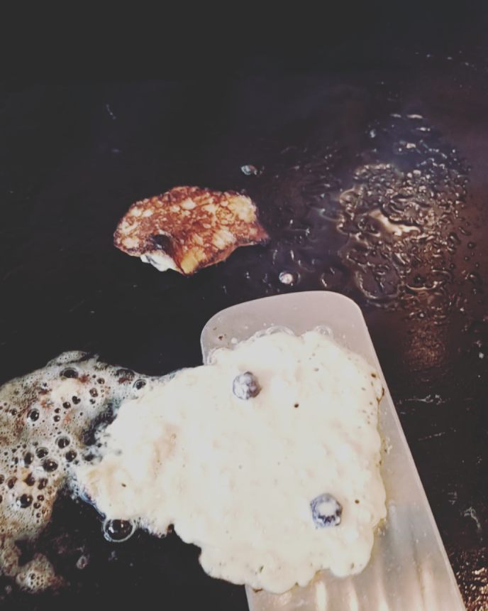 BreakfastbySC's tweet image. When your nickel size #griddlecakes end up looking like quarters! 💰🥞 🤣 #wereopen
#breakfast #labordayweekend ift.tt/2eVxoGE