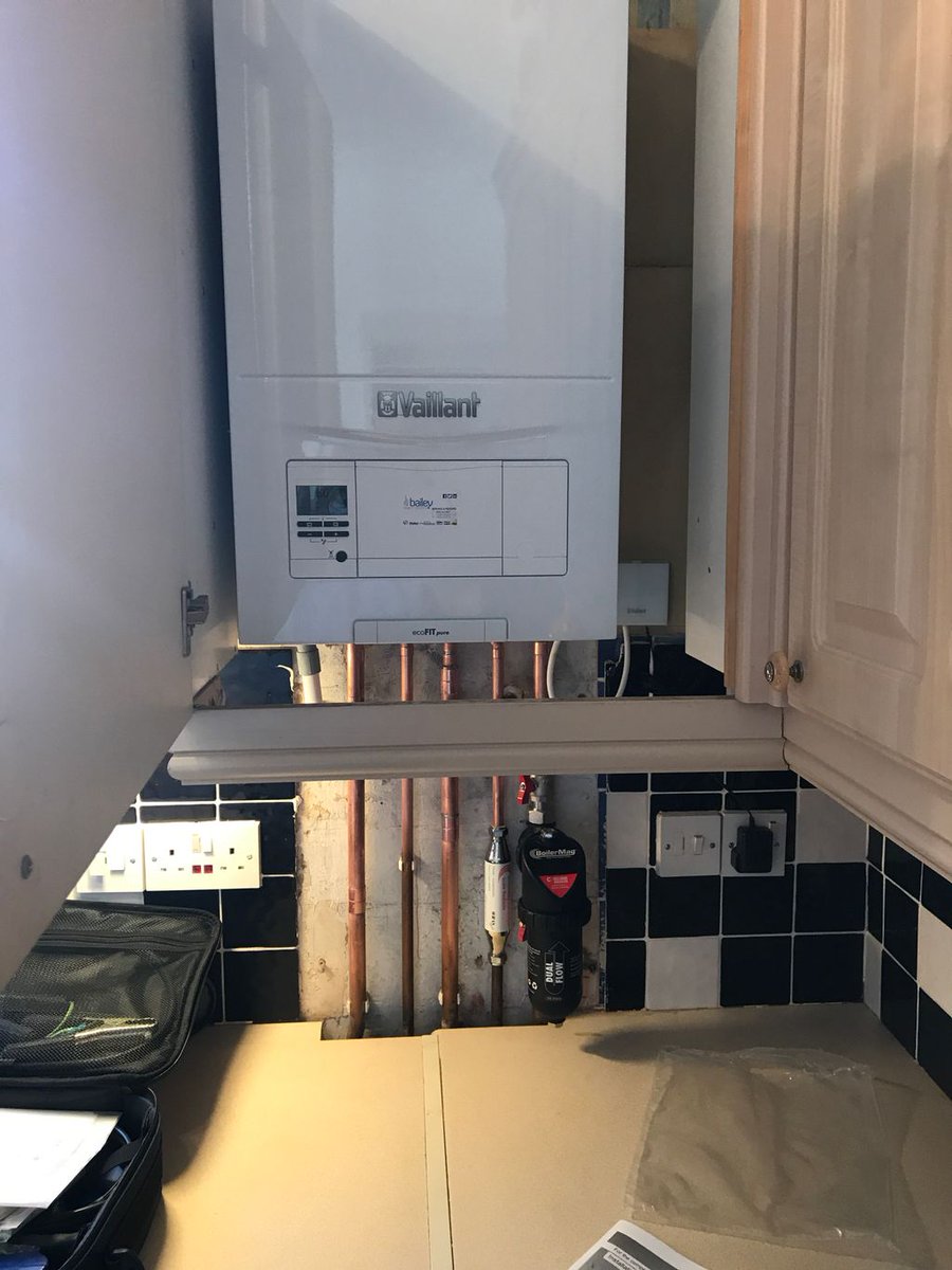 BaileyGas's tweet photo. Another @vaillantuk EcoFitPure installation this week with a vSmart control.
#baileygas #niceandwarm https://t.co/MONTdcuvAo