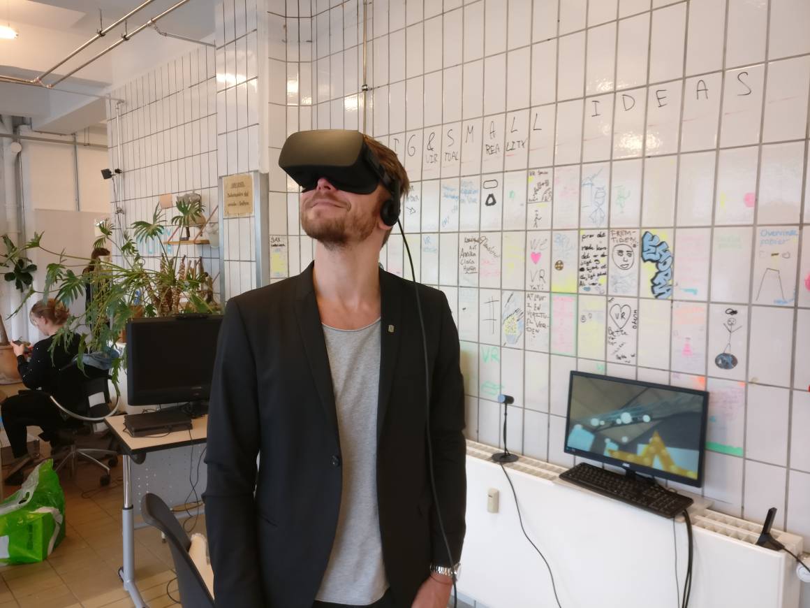 Mod det uendelige univers! Spændende besøg hos <a href="/khora_vr/">Khora</a> om fremtidens ledelsessimulering og -udvikling - måske i VR? <a href="/Mannaz_com/">Mannaz_com</a>
