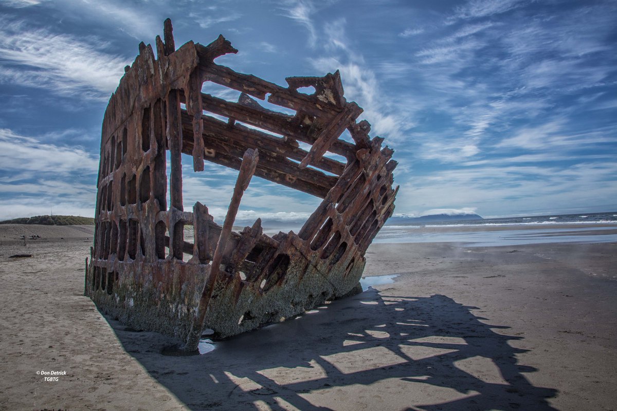 dondetrick's tweet photo. 1906 #shipwreck of the #PeterIredale near @TravelAstoria @CanonUSAimaging @OregonCoastBuzz @Oregonian @KOINNews @KATUNews @KGWNews @Q13FOX https://t.co/RqNWTldpze