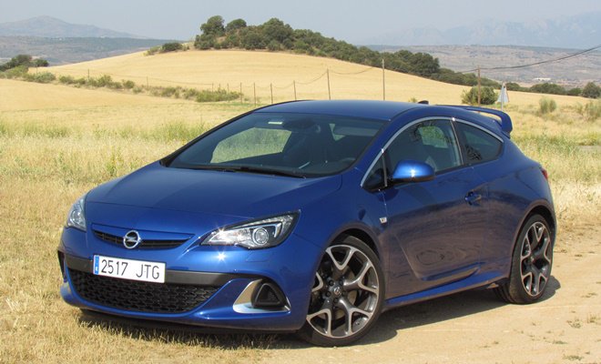 rincondelmotor's tweet photo. Opel Astra OPC 2017, fotografías al detalle https://t.co/nYw2gRLM7X @Opel_Spain #OpelAstraGTC #FotosAstraGTC https://t.co/wl7Qkm91vY