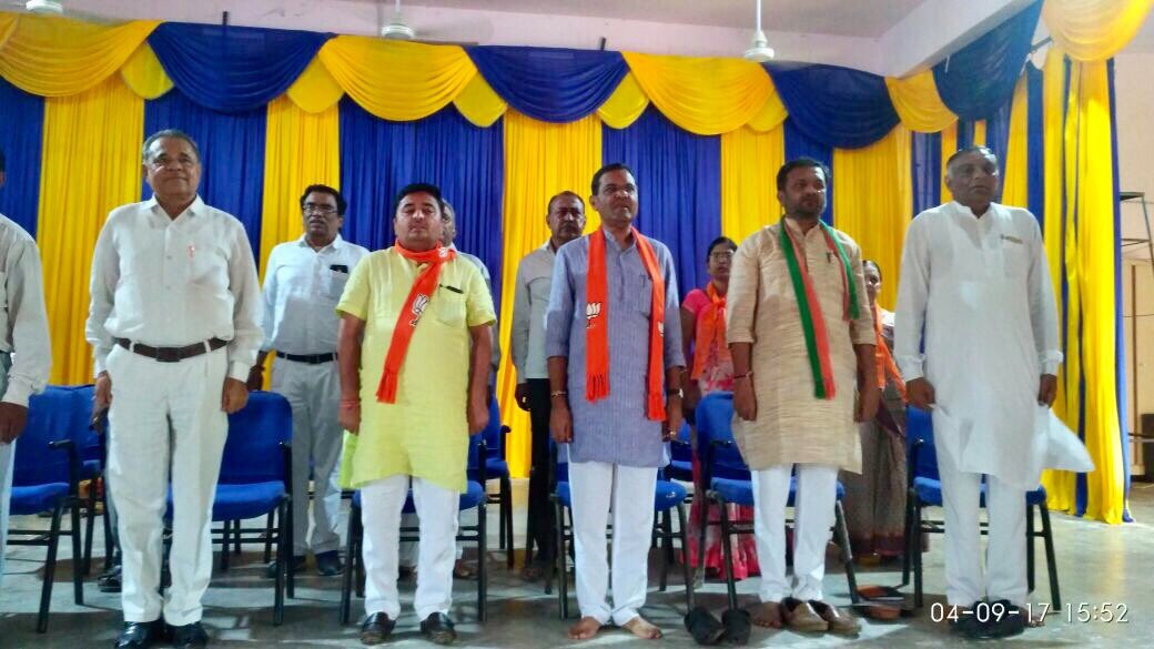 pradipsinhbjp's tweet photo. Had a Wonderful interaction with Karyakartas during the meeting of BJP Vadali Taluka #Sabarkantha. https://t.co/DMTVqzsjWM
