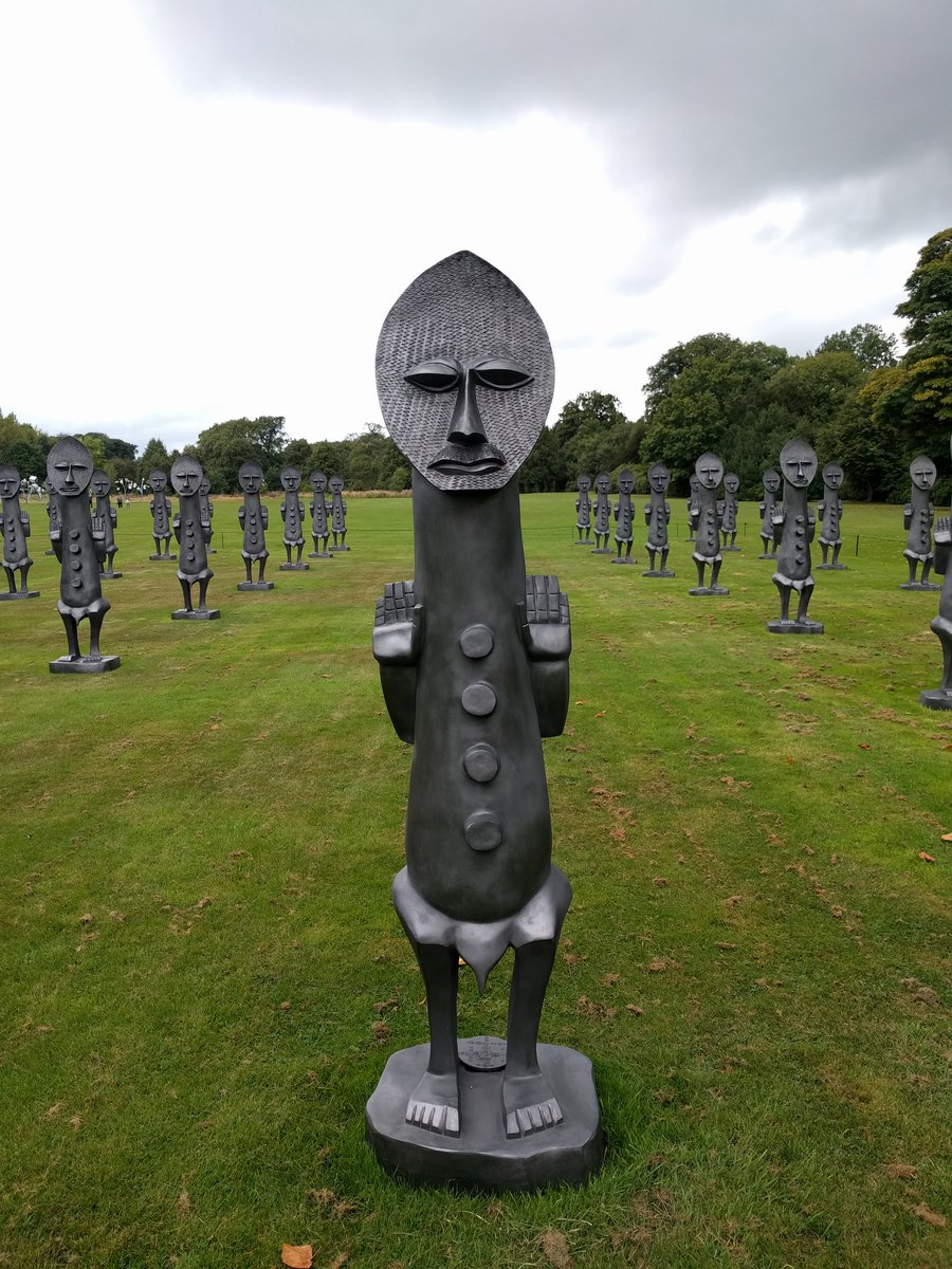 bell86_sarah's tweet photo. More than just a walk in the park! @YSculpture @henrymooresg #Yorkshire #statue #England #goodwalks https://t.co/D1SMTyNtWO
