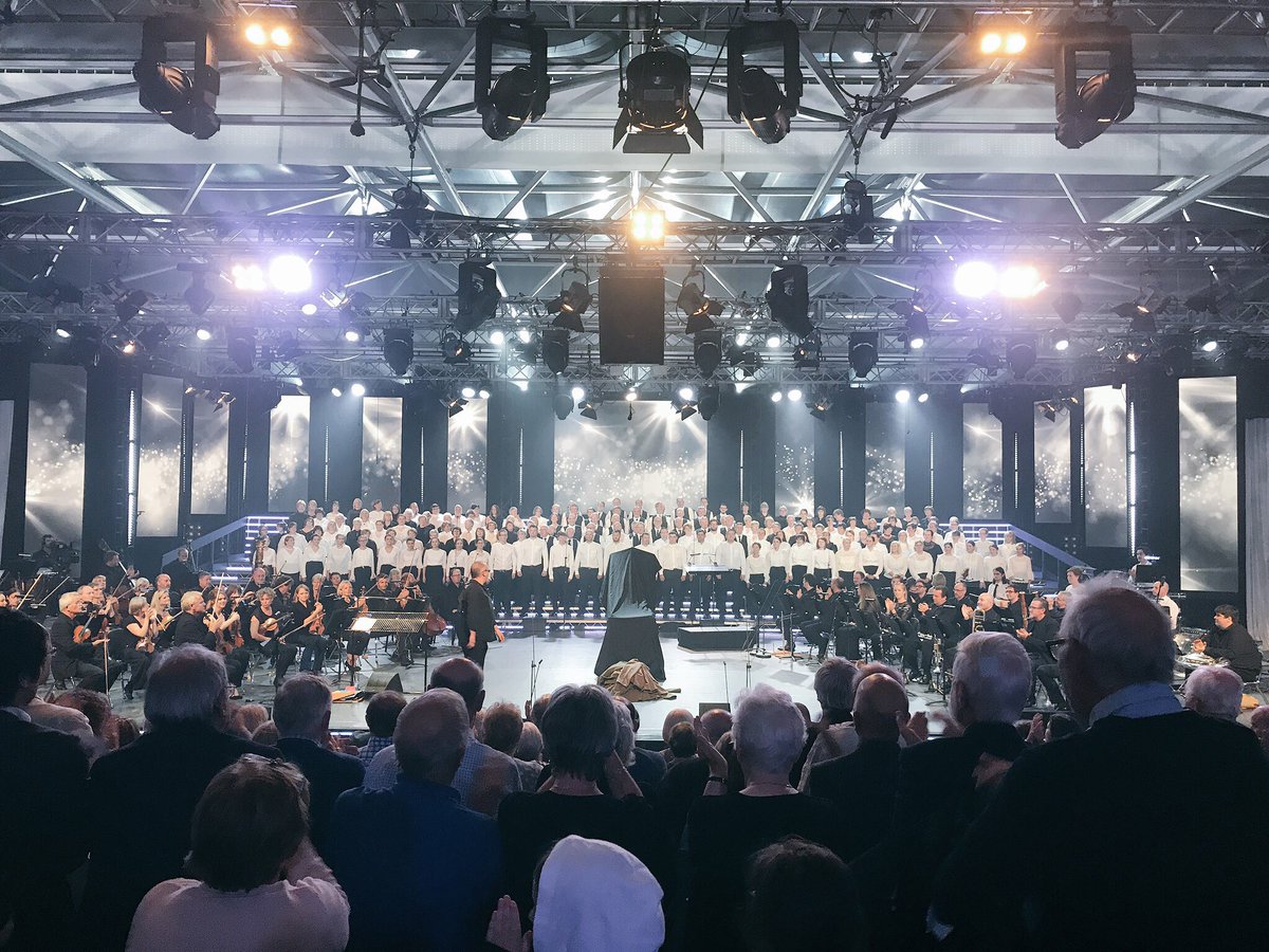 Eisteddfod_eng's tweet photo. A month ago, #steddfod2017 was opened by a fantastic opening concert, A Oes Heddwch?
#steddfodmemories #wheredidthelastmonthgo? https://t.co/HDcBpMtcIP
