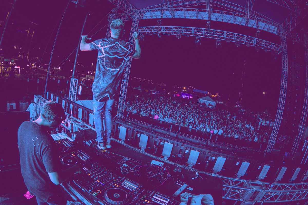 TanzSummerFest's tweet photo. .@Tritonal put on one hell of a show last night 🤘🏼 https://t.co/IjCV1T6uQu