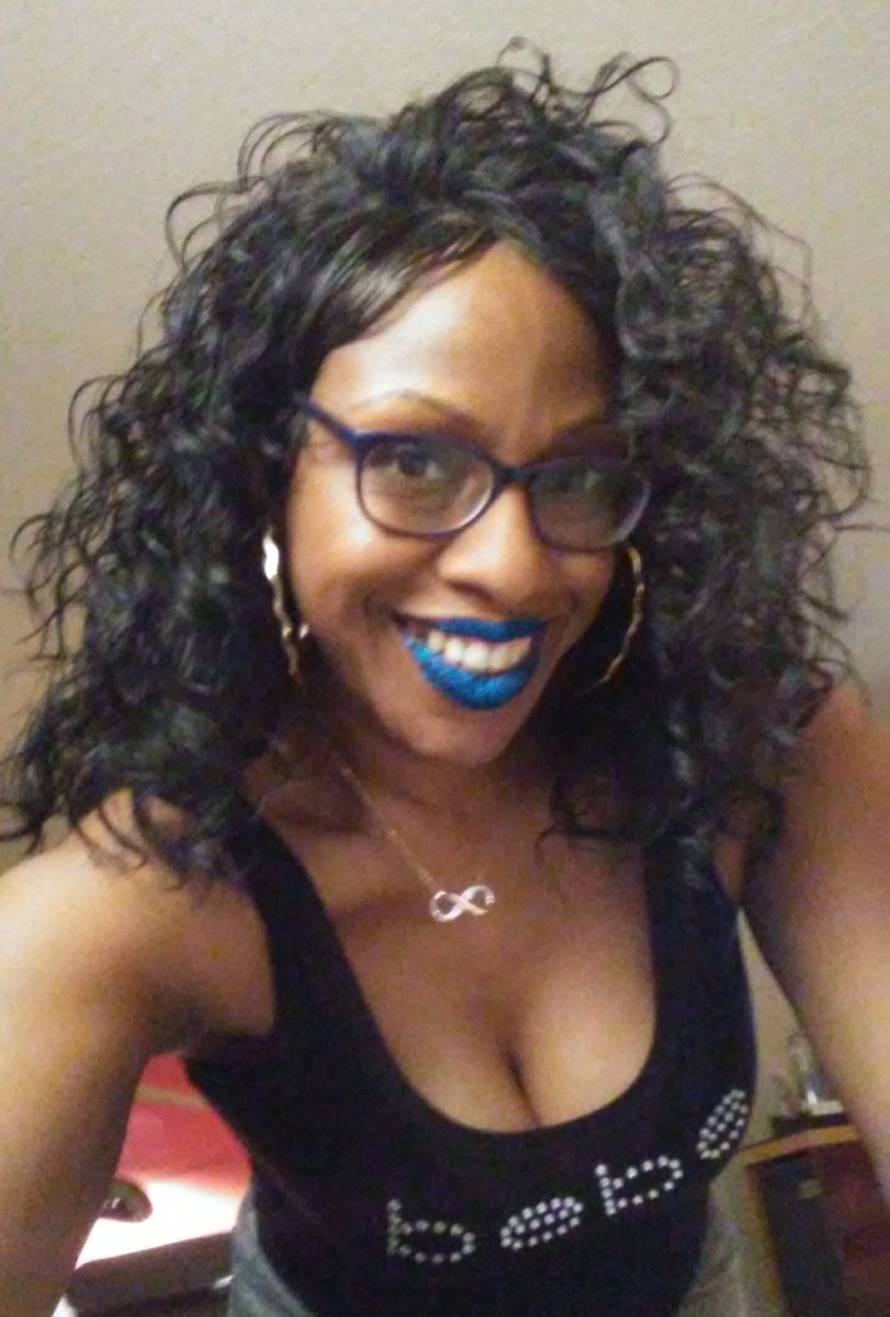 SilkyGyrl's tweet photo. Last night B damn near sweated out my weave but I still look cute doe! ๐๐๐#cleavagealert https://t.co/py7BosKLQV